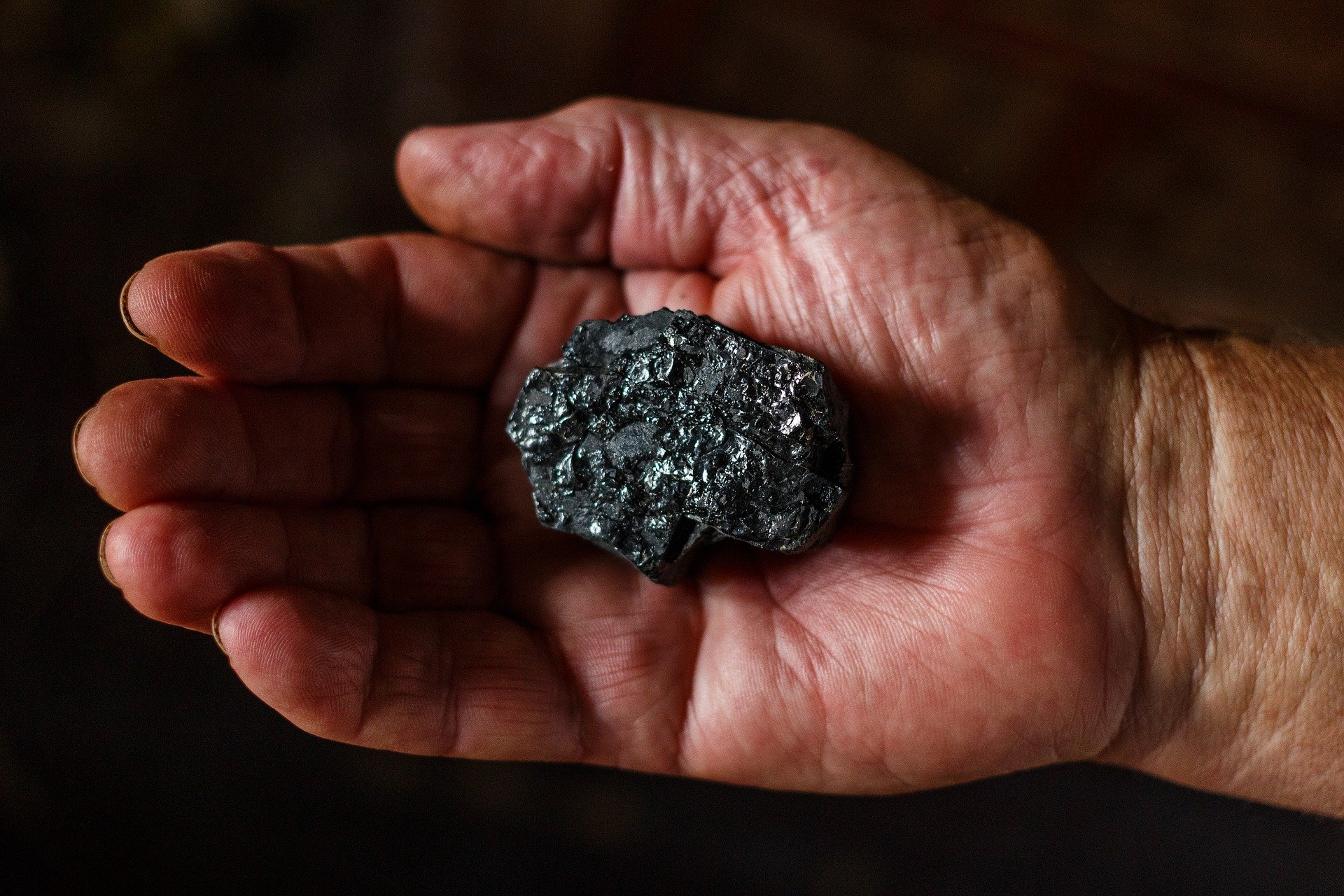 Привитые от COVID-19 жители Хабаровского края смогут выиграть три тонны угля