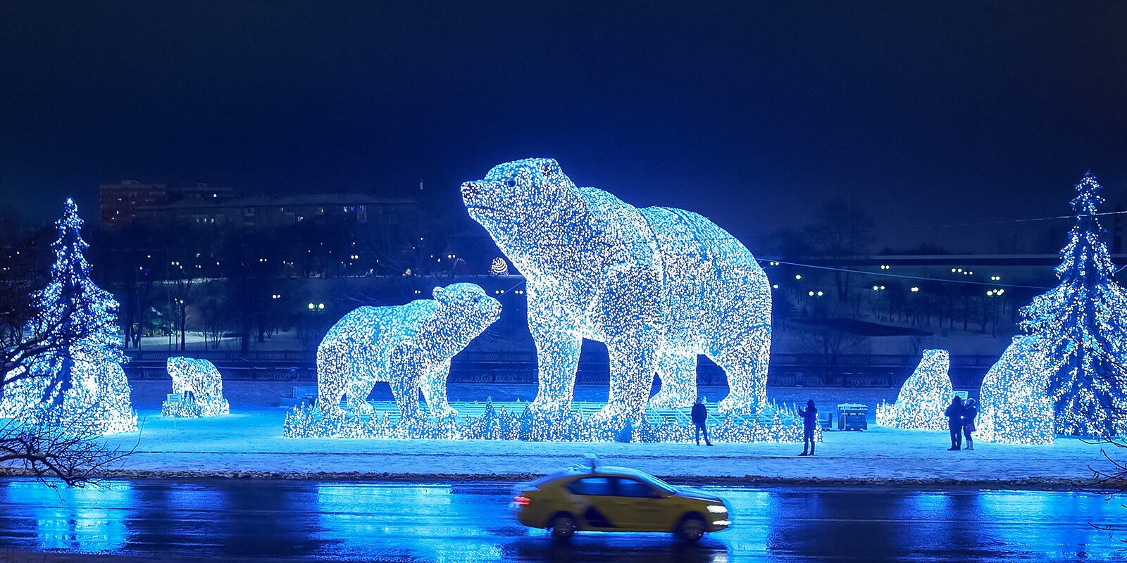 Световая инсталляция в форме медведей украсит Москву