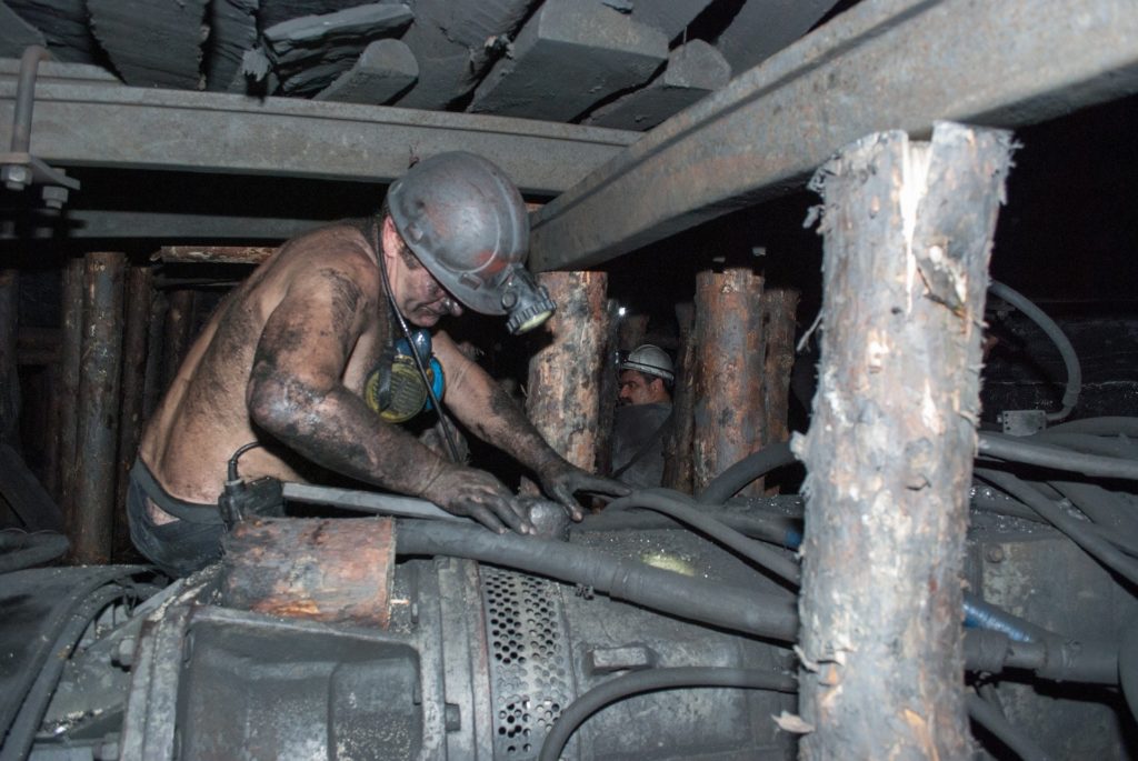 В Кемеровской области произошел пожар на шахте
