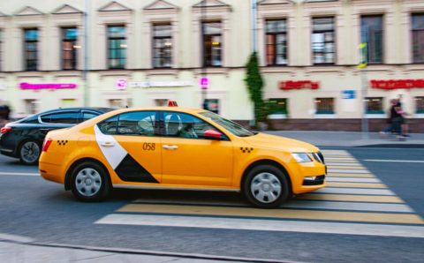Цифровую платформу для обучения таксистов разработают в Москве
