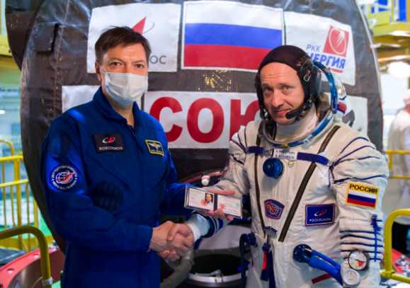 Космонавт Мисуркин получил удостоверение спецкорра ТАСС в космосе