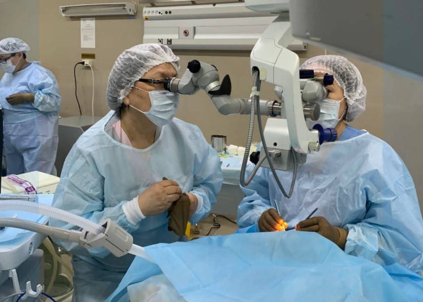 Якутские врачи впервые удалили врожденную катаракту у малолетних пациентов