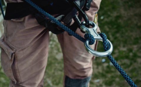 Пенсионер, перерезавший трос промальпинисту в Перми, получил реальный срок