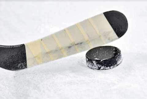 Хоккеист Ночной хоккейной лиги умер во время матча в Симферополе