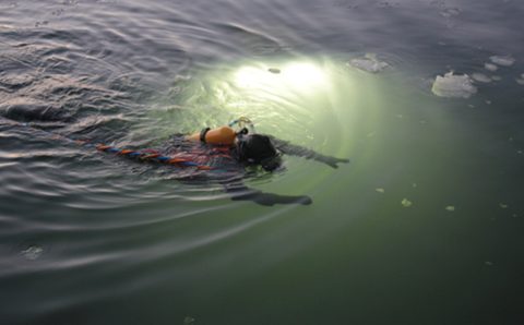 Российские водолазы Северного флота провели погружение в условиях низких температур
