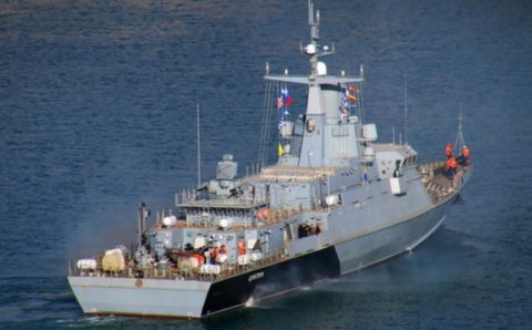 Экипаж нового российского корабля «Циклон» провел учения в Черном море