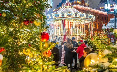 Москвичам предлагают отведать сэндвич Деда Мороза и сырного Снеговика