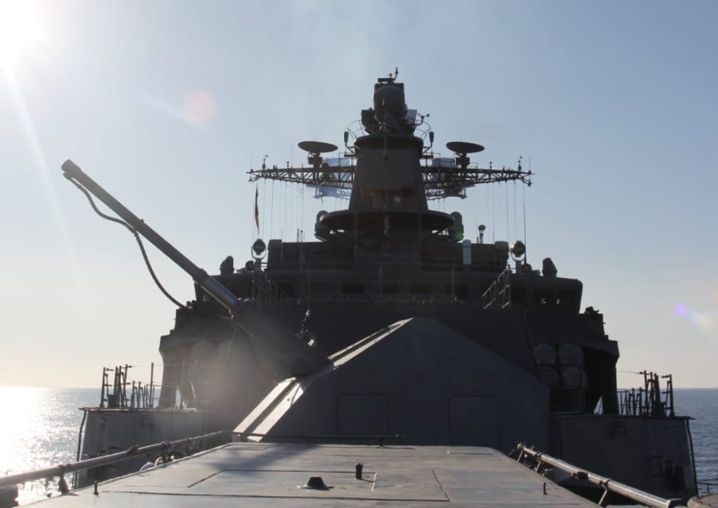 Фрегат «Маршал Шапошников» провел учения в акватории Японского моря