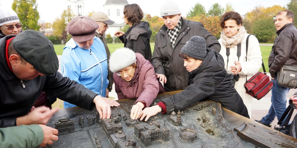 Московские музеи и заповедники организуют экскурсии для незрячих людей