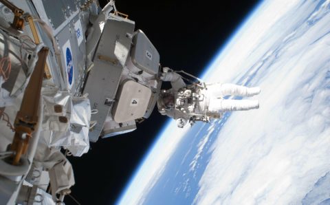 Российские космонавты получили государственные награды в Кремле