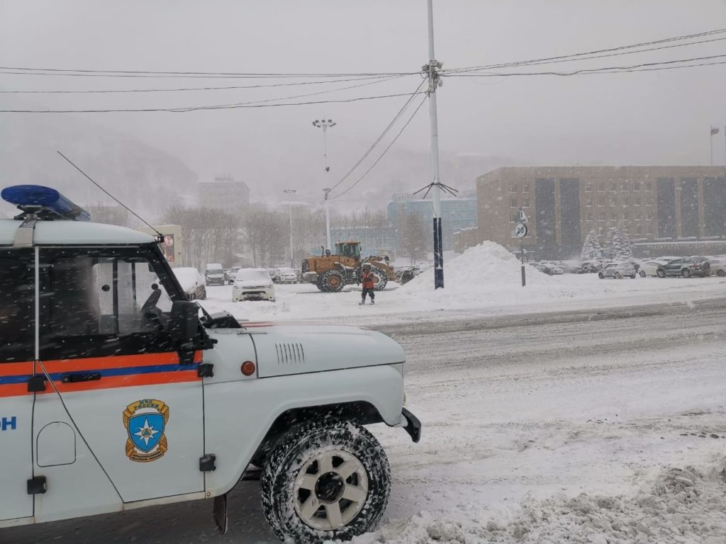 МЧС: в понедельник на Камчатку обрушится тихоокеанский циклон