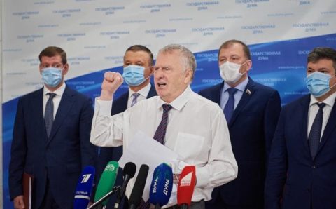 Онищенко попросил не спекулировать на новости о больном Жириновском