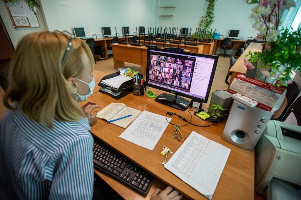 Школьников Оренбурга переводят на дистанционку из-за гриппа