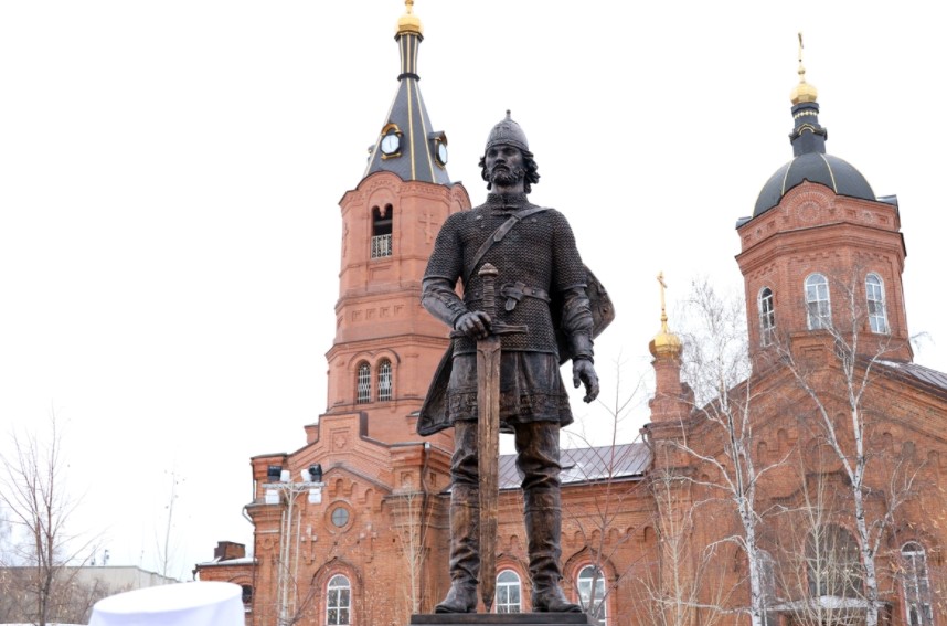 Памятник князю Александру Невскому появился в Кургане