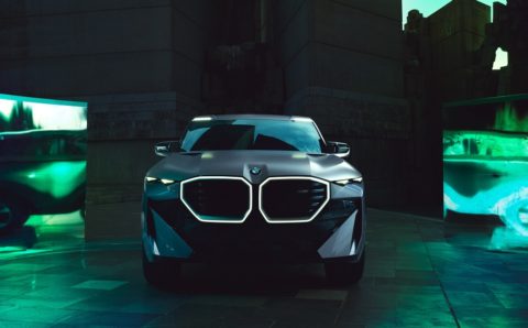 BMW официально презентовала кроссовер Concept XM