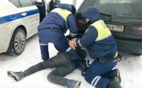 Полицейские остановили водителя-наркоторговца в Ленобласти