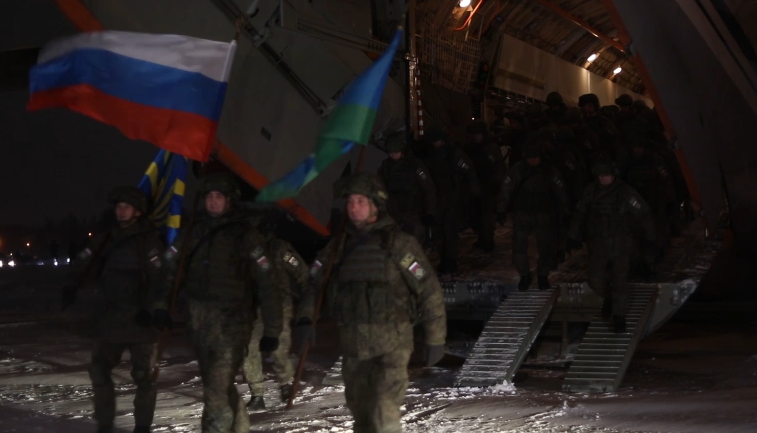 Первые подразделения российских миротворцев вернулись домой
