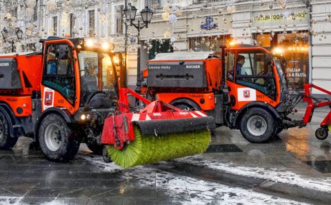 Коммунальные службы в Москве приготовились к сильным снегопадам