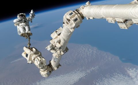 Российские космонавты на МКС начали первый в 2022 году выход в открытый космос