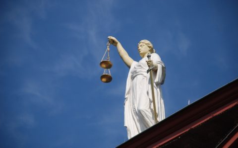 После очистки снега в Петербурге начал работать Колпинский районный суд