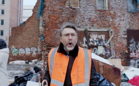 Шнуров посвятил новую песню гололеду и горам мусора в Санкт-Петербурге