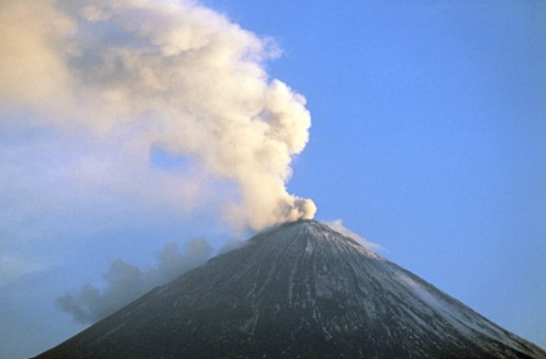 Камчатский вулкан Шивелуч выбросил пепел на 6,5 км