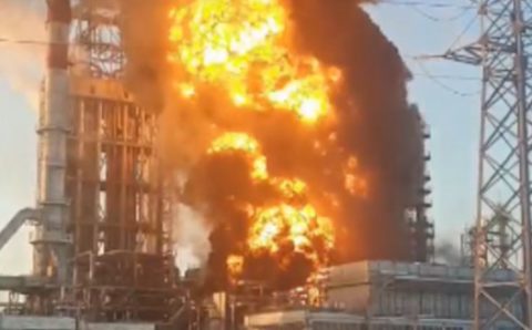На нефтеперерабатывающем заводе в Тюменской области произошло возгорание
