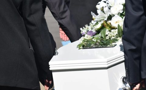 Власти Забайкалья организуют погребение девочки, растерзанной стаей собак