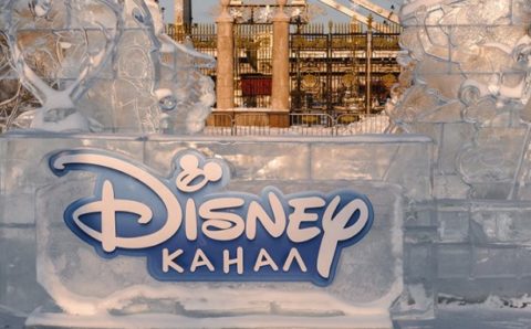 Ледяные скульптуры героев Disney появились в московском парке имени Горького