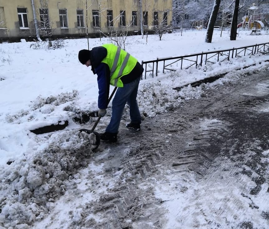 Варламов: Петербург продолжит утопать в грязи, пока туда не нагрянет Путин