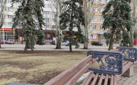 Перебои со связью, вода и свет есть: Как проходит первый день спецоперации в Донецке