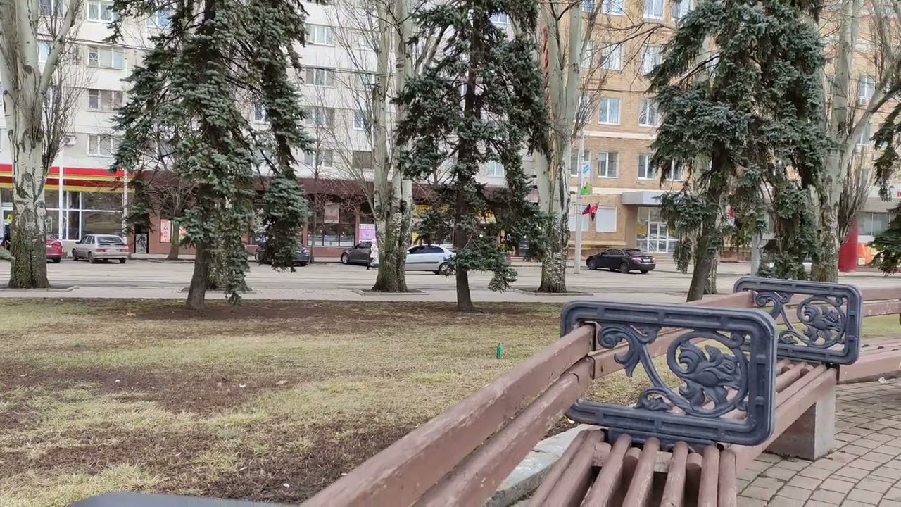 Перебои со связью, вода и свет есть: Как проходит первый день спецоперации в Донецке
