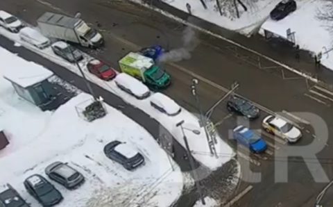 Массовая авария с участием шести автомобилей произошла в Москве