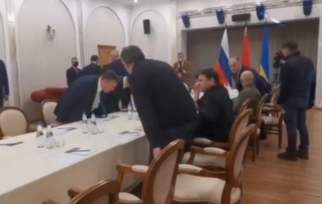 В Беларуси начались переговоры между делегациями из России и Украины