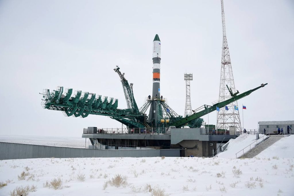 На космодроме «Байконур» к полету готовят ракету-носитель «Союз-2.1а»
