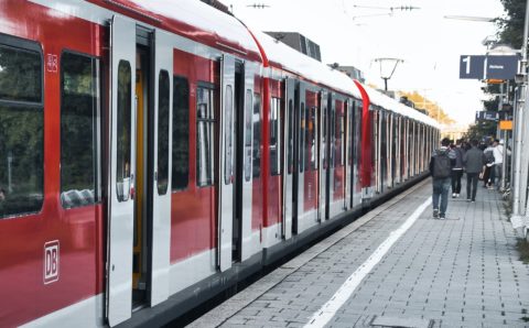 РЖД назначила дополнительные места в поездах из южных регионов России в Москву