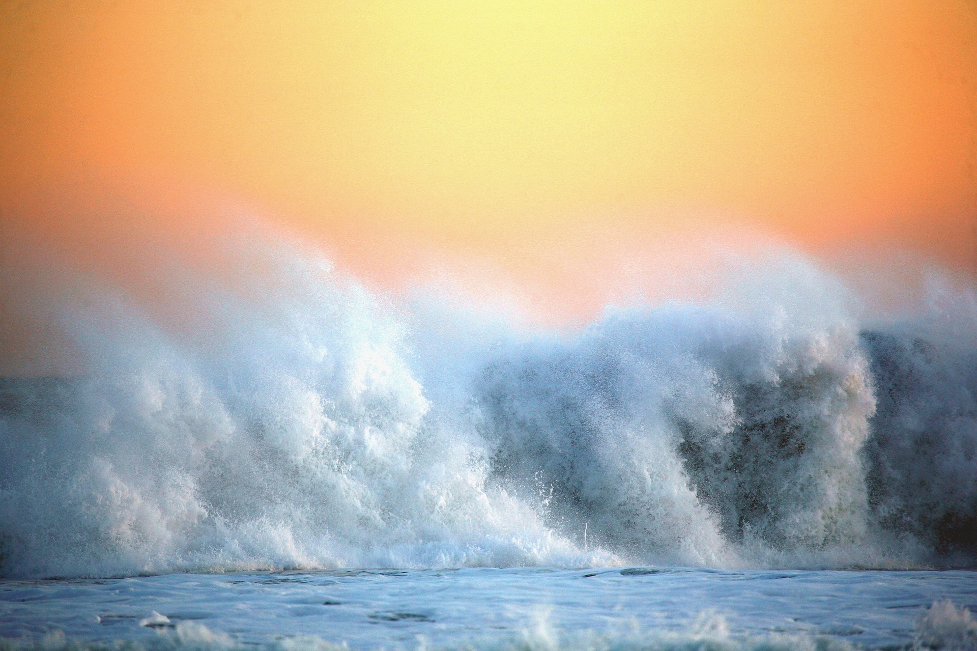 У берегов Итурупа в понедельник ожидаются четырёхметровые волны
