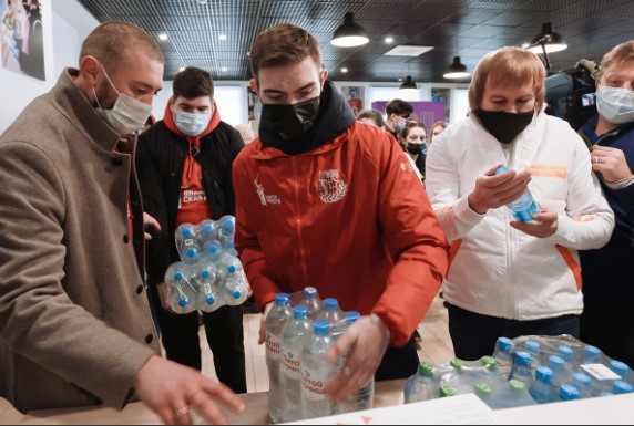 Москвичи собрали для беженцев с Донбасса гуманитарную помощь