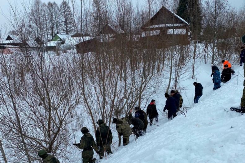 Появились подробности поисков погибшей в Новгородской области 2-летней девочки