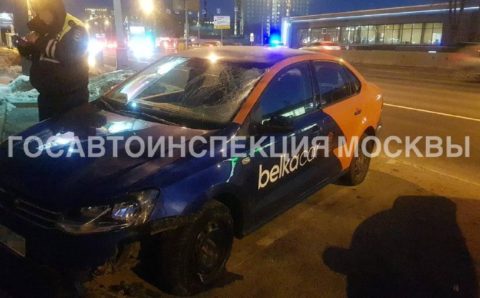 Сотрудники ГИБДД задержали подозреваемую в смертельном наезде на дорожников в Москве