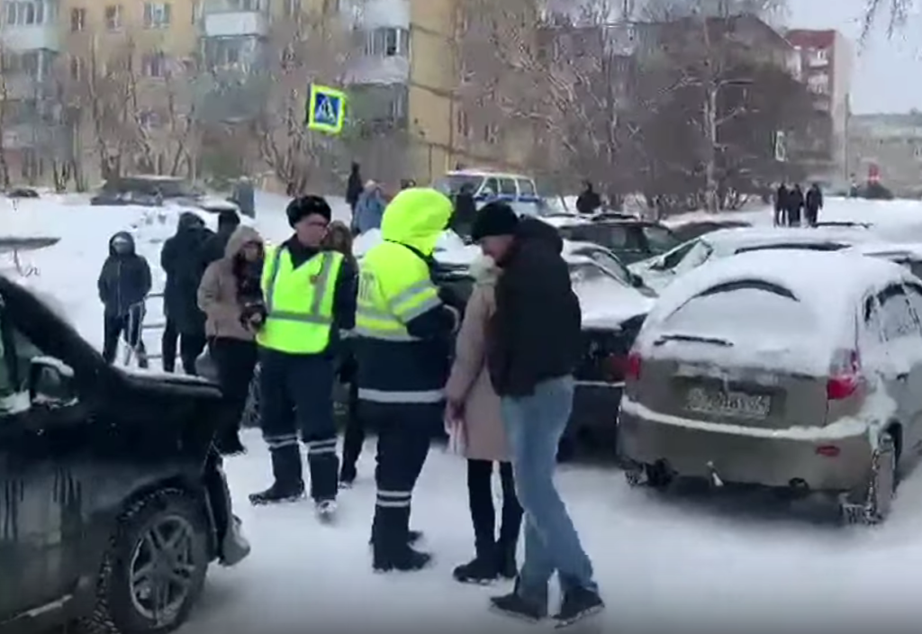 Сразу пятнадцать машин столкнулись в ДТП под Челябинском