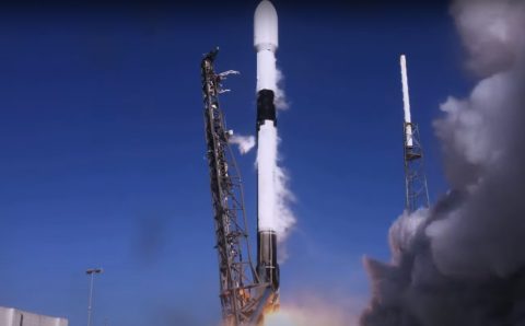 Ракета-носитель компании SpaceX успешно стартовала с мыса Канаверал