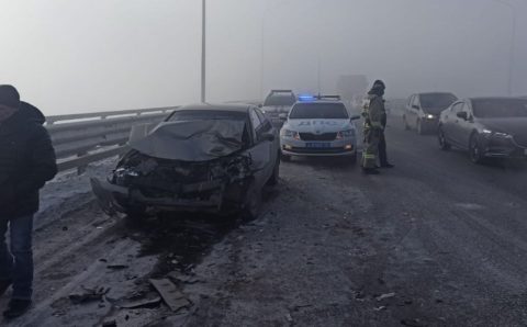 Сразу 16 автомобилей столкнулись в Тюмени