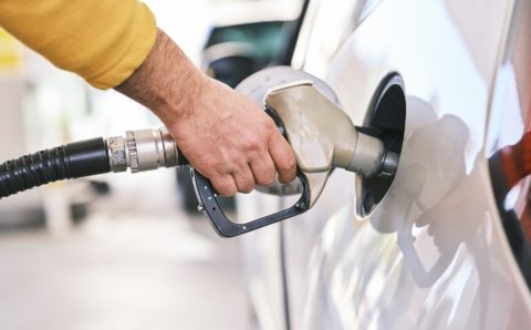 ФАС: розничные цены на бензин в РФ могут снизиться вслед за оптовыми