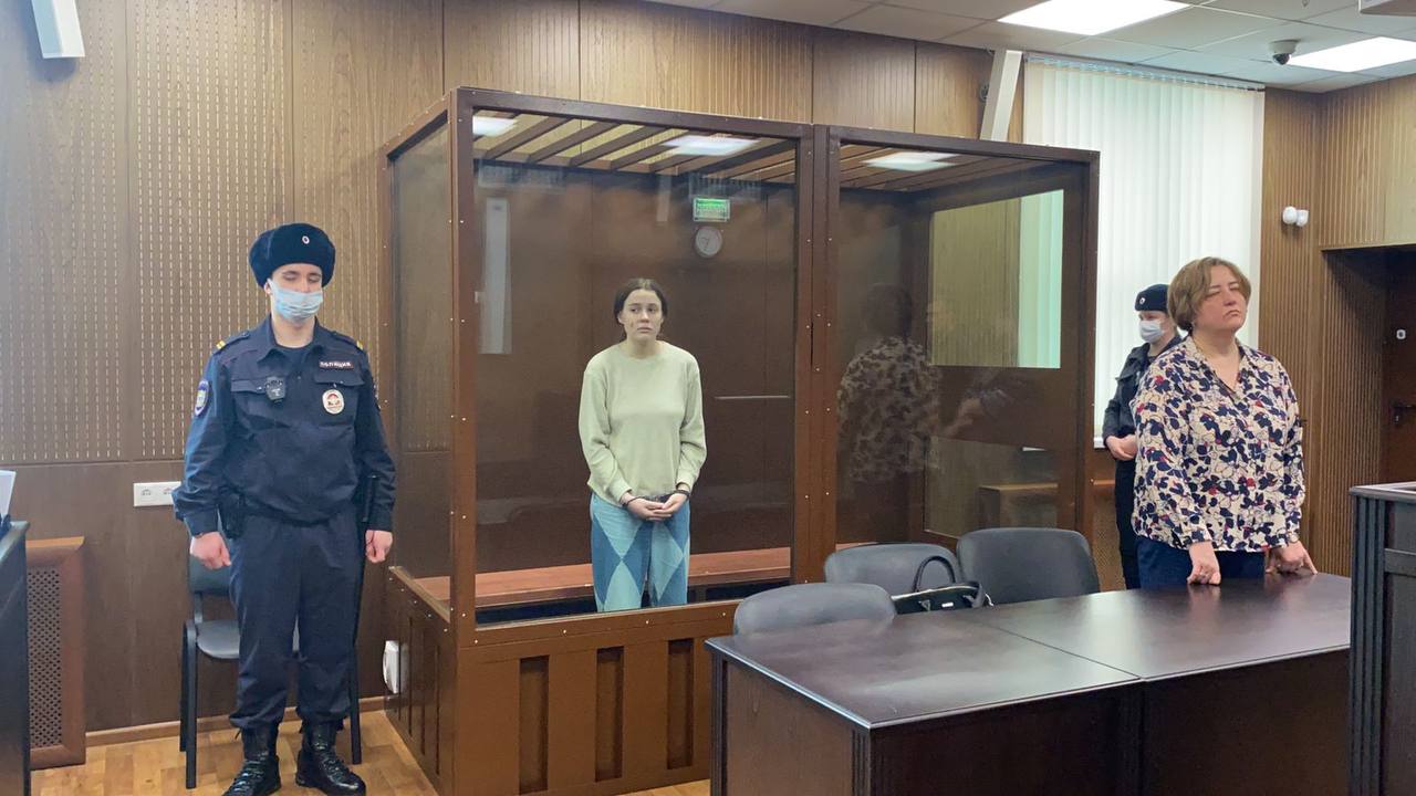Москвичка, бросившая коктейль Молотова в полицейских, получила 2 года колонии