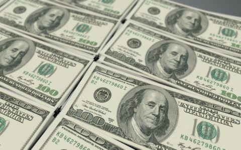 Россияне смогут обналичить с валютных счетов и вкладов до $10 000
