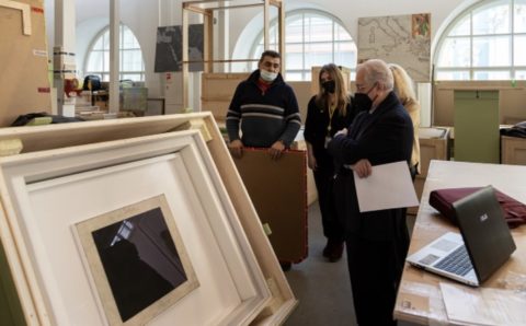 Эрмитаж досрочно закрыл выставку в Амстердаме из-за угрозы экспонатам