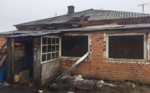 На пожаре в Новосибирской области погибли двое детей, их отец выжил