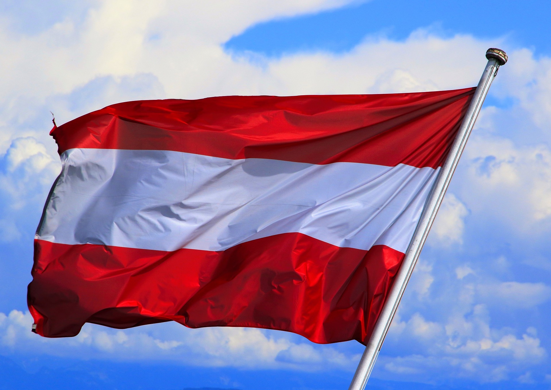 Австрия обязала четырёх российских дипломатов покинуть страну до 12 апреля