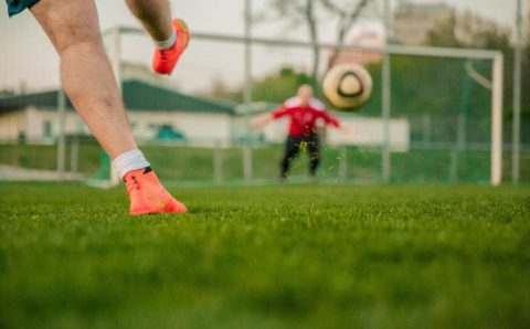 Подростка в Челябинской области придавило футбольными воротами